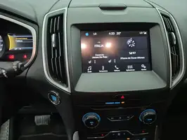 2017  Ford Edge - Image 25