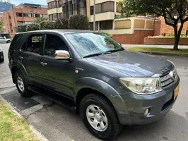 2010  Toyota Fortuner - Image 13
