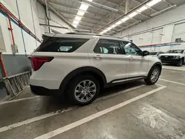 2025  Ford Explorer - Image 18