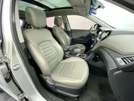 2016  Hyundai Santa - Image 19