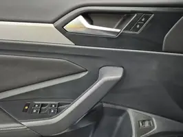 2023  Volkswagen Jetta - Image 39