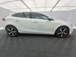 2018  Volvo Unknown - Image 15