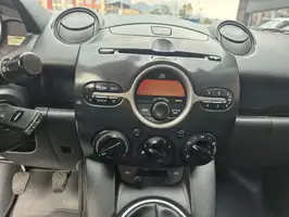 2010  Mazda 2 - Image 23