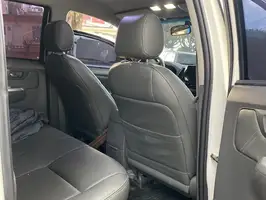 2013  Toyota Hilux - Image 17