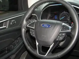 2016  Ford Edge - Image 23