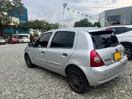 2010  Renault Clio - Image 12