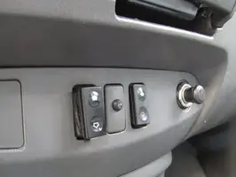 2013  Toyota Hilux - Image 24