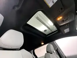 2025  Toyota Siena - Image 9