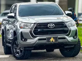 2022  Toyota Hilux - Image 8