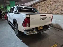 2021  Toyota Hilux - Image 13