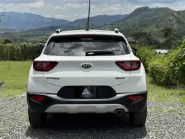 2022  Kia Stonic - Image 9