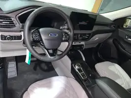 2024  Ford Escape - Image 19