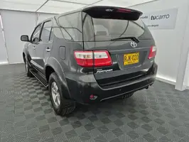 2011  Toyota Fortuner - Image 32
