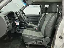 2013  Nissan Np300 - Image 19