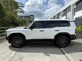 2025  Toyota Prado - Image 27