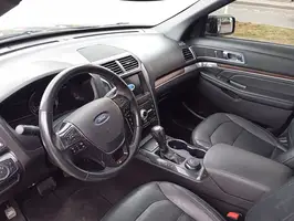 2019  Ford Explorer - Image 33