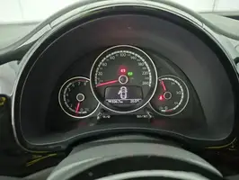 2016  Volkswagen Beetle - Image 22