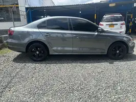 2017  Volkswagen Jetta - Image 11