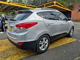 2011  Hyundai Tucson - Image 13