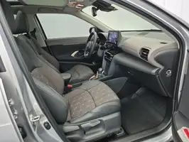 2024  Toyota Yaris - Image 43