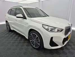 2025  Bmw Ix1 - Image 40