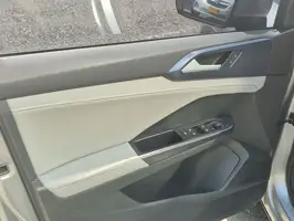 2024  Volkswagen Taos - Image 20