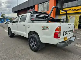 2014  Toyota Hilux - Image 32