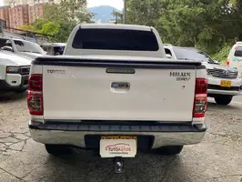 2013  Toyota Hilux - Image 9