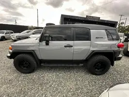 2022  Toyota Fj - Image 13