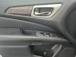 2015  Nissan Pathfinder - Image 18