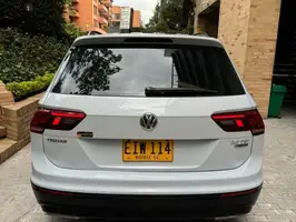2018  Volkswagen Tiguan - Image 10