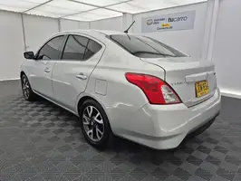 2017  Nissan Versa - Image 32