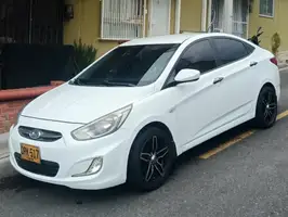 2017  Hyundai Accent - Image 19