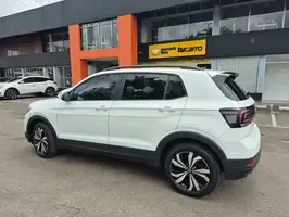 2022  Volkswagen T - Image 31