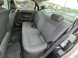 2017  Volkswagen Voyage - Image 31