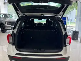 2025  Ford Explorer - Image 39