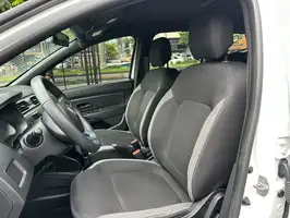 2023  Renault Duster - Image 17