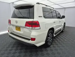 2019  Toyota Land - Image 15