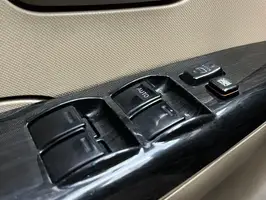 2012  Toyota Fortuner - Image 17