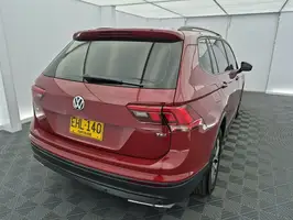 2018  Volkswagen Tiguan - Image 18