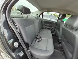 2017  Volkswagen Voyage - Image 32