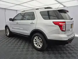 2013  Ford Explorer - Image 32