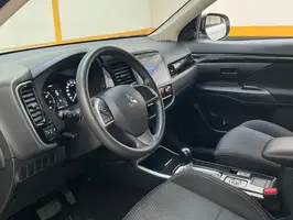 2022  Mitsubishi Unknown - Image 13