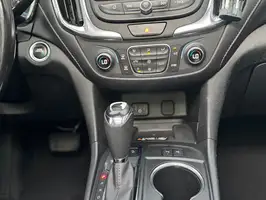 2020  Chevrolet Equinox - Image 30