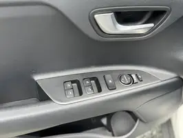 2022  Kia Stonic - Image 16