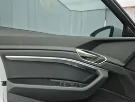 2024  Audi Q8 - Image 15