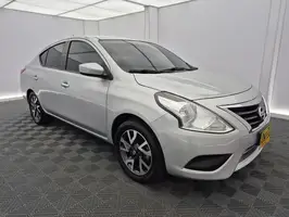 2017  Nissan Versa - Image 18