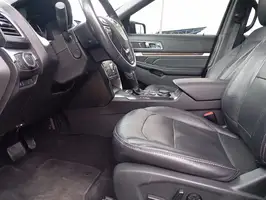 2019  Ford Explorer - Image 34