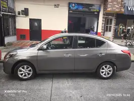 2013  Nissan Versa - Image 11