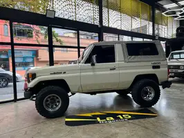 1995  Toyota Land - Image 11